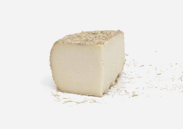 Pecorino(queso de oveja) Toscano curado en heno y paja